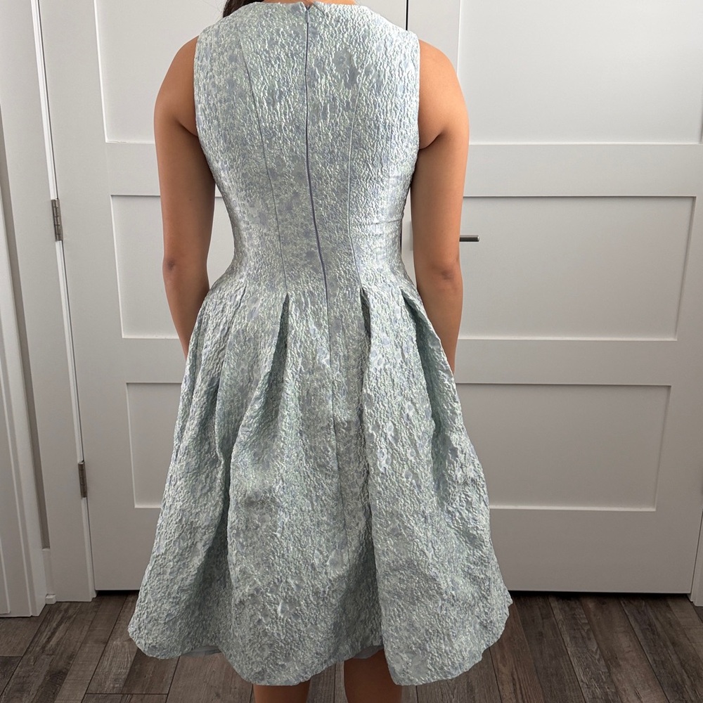 Calvin Klein size 2 Sleeveless Light Blue Textured Fit & Flare Dress - Picture 3 of 8